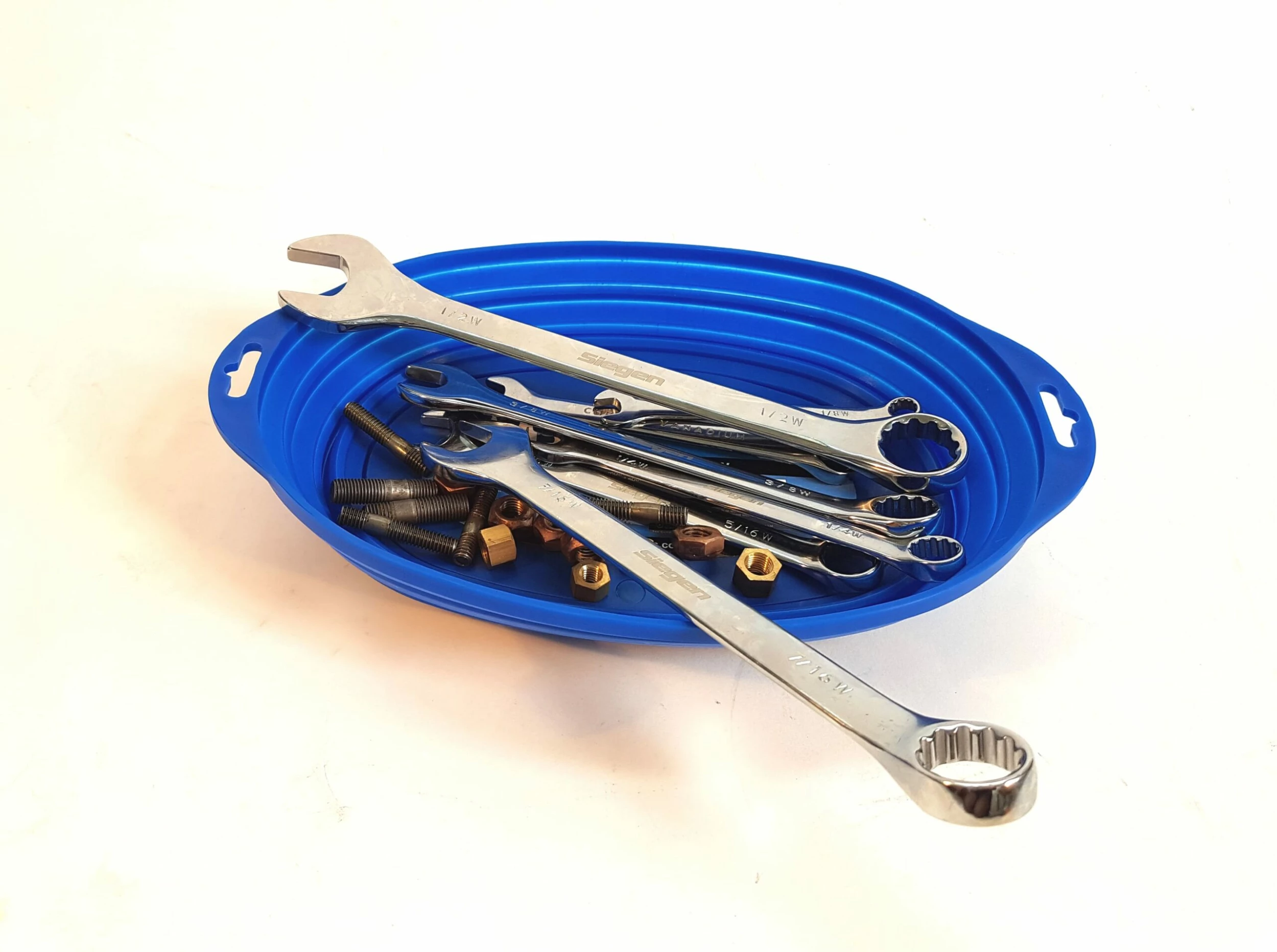 Laser Retractable Magnetic Parts / Tools Tray 4 Laser Retractable Magnetic Parts / Tools Tray - Image 2