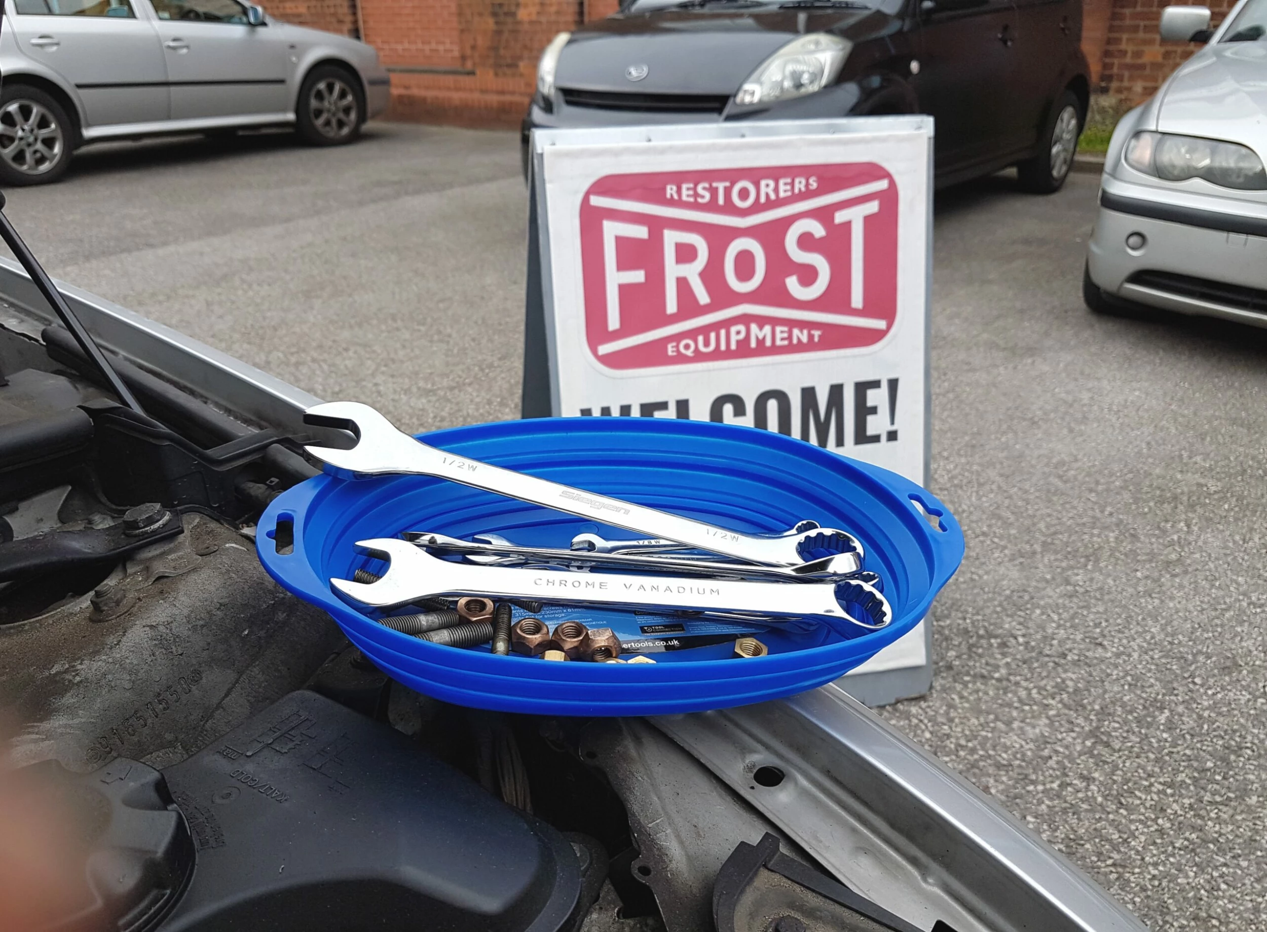 Laser Retractable Magnetic Parts / Tools Tray 6 Laser Retractable Magnetic Parts / Tools Tray - Image 4