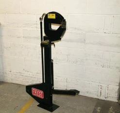 FROST Heavy Duty Deep Throat Shrinker Stretcher With Stand